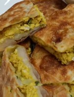 เต็มคำเนื้อผัดเครื่องเทศอิสลามแท้ๆๆ
ราดด้วยน้ำจิ้มแข็มข้น