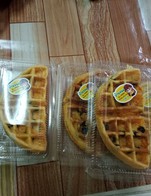 มีใส้ลูกเกด+ข้างโพด+ช็อกโกแลตชิป ธัญพืช +ฝอยทอง ชิ้นละ50บาท