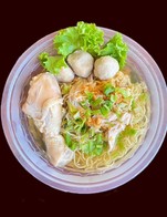 ก๋วยเตี๋ยวไก่ ฮาลาล แบบ take away จัดเสริฟแบบหน้าไม่ยู่ยี่จ้า