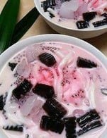 เฉาก๊วยนมเย็นทรงเครื่อง(นมชมพู)