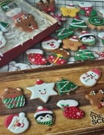 โปรโมชั่น Pro Royal X’Mas Cookies size M  ลดเหลือ 55 บาท เมื่อสั่งเมนู Royal lcing (m) 1 pcs.