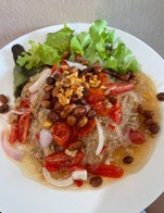 ยำวุ้นเส้นสูตรโบราณแสนอร่อย