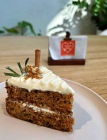 ร้านเทสบัดแลป 📍ถนนเมน
เมนูแนะนำวันนี้ เค้กแครอท
"อร่อยนุ่มเต็มคำ! เค้กแครอทโฮมเมด🥕🍰 เนื้อแครอทแน่น ๆ ผสานความหวานธรรมชาติจากลูกเกด ปราศจาก กลูเตน อร่อยได้แบบไม่ต้องกังวล ท็อปด้วยครีมชีสหอมมันและอัลมอนด์กรุบกรอบ คำเดียวไม่พอ!"
เค้กแครอทราคาชิ้นละ 129 บาท
🧪🍽️สามารถดูเมนูอาหารและเครื่องดื่มอื่นๆได้ที่ https://bit.ly/44938iN
🌟To reserve table and order
สั่งอาหารและเครื่องดื่ม/ Delivery
(line) : https://lin.ee/trUCHqC
📲091-886-9404