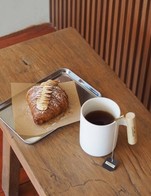 โปรโมชั่น  Get 10 baht discount  ลด 10 บาท เมื่อสั่งเมนู Almond Croissant , Plain Croissant