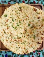 โปรโมชั่น Butter Chicken Free Bread แถม 106. Tandoori Roti, 108. Pudina Parantha, 100. Plain Naan, Chapati, 107. Lacha Parantha, 103. Butter Naan, 102. Garlic Naan, 101. Chilli Naan เมื่อสั่งเมนู  จำนวน 1 ที่