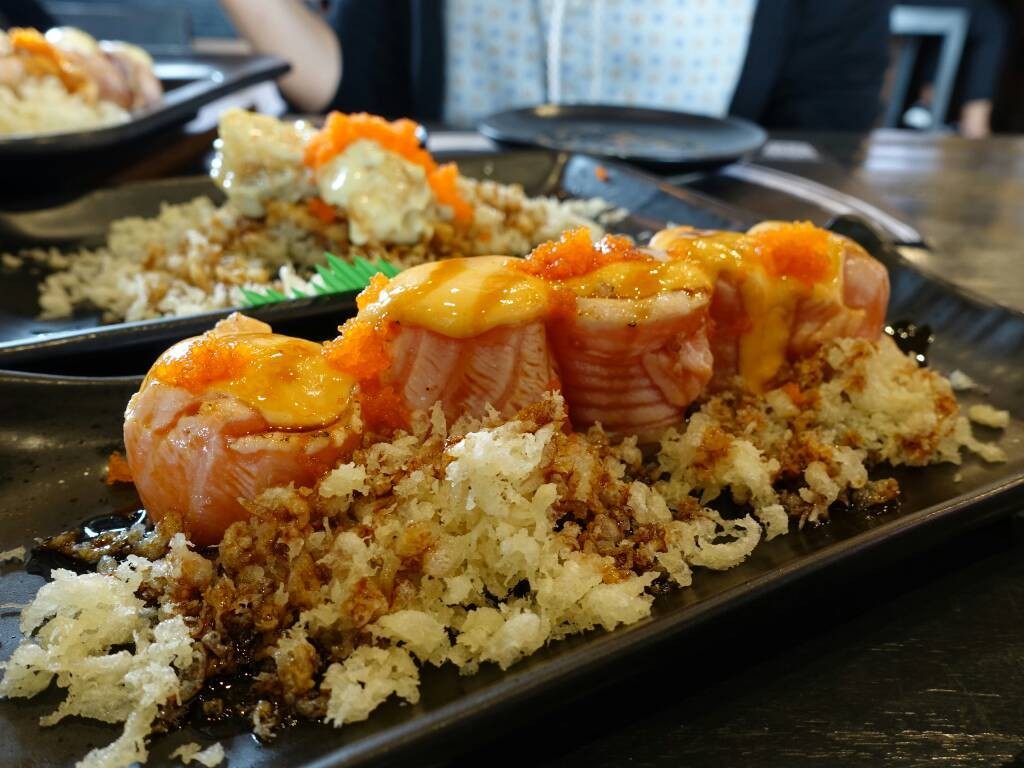 Salmon volcano roll ร้าน Kouen Sushi Bar แอมปาร์ค จุฬา Wongnai