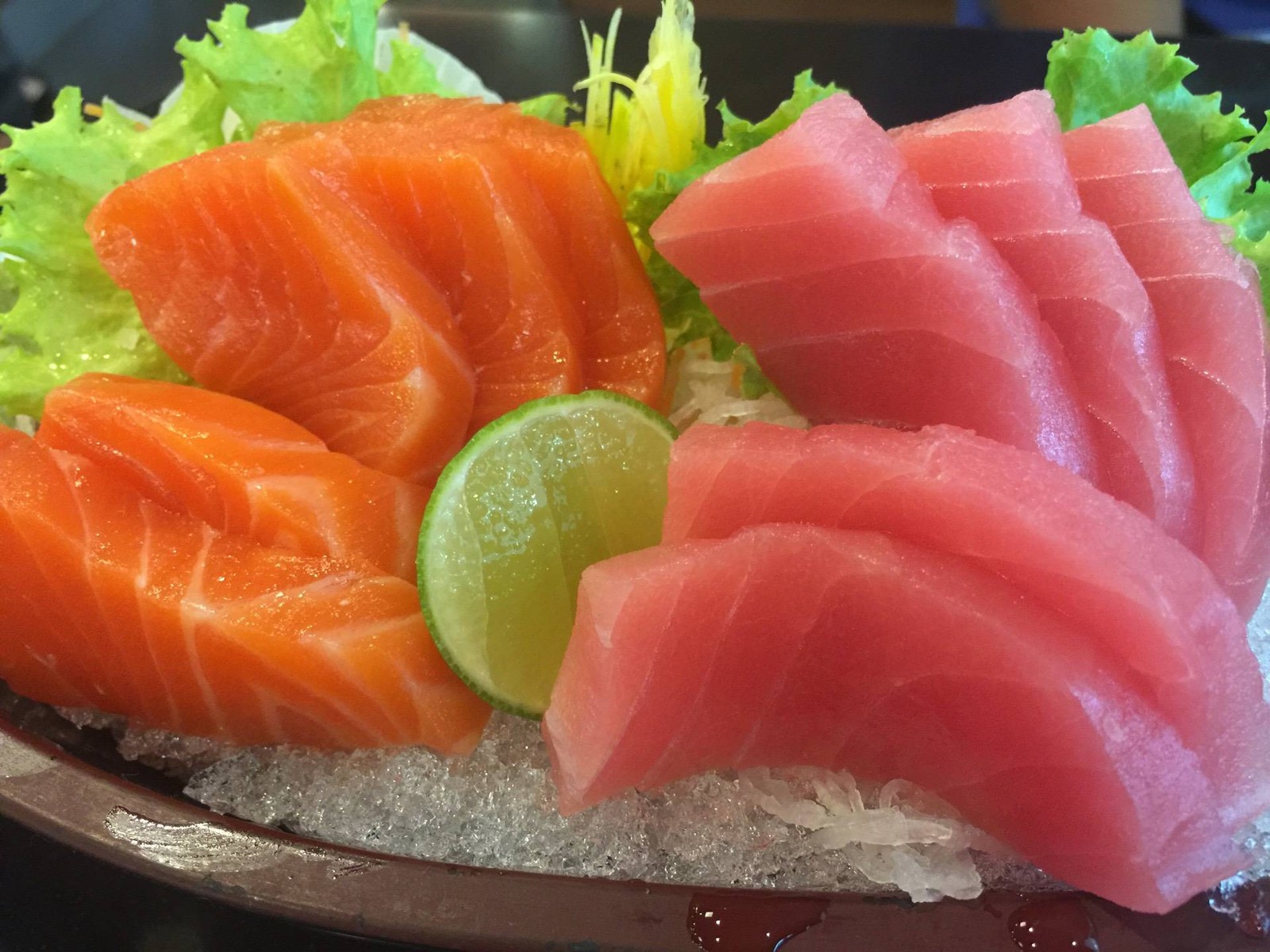 Salmon & Tuna Sashimi ร้าน Fuji Japanese Restaurant เทสโก้ โลตัส หาดใหญ่