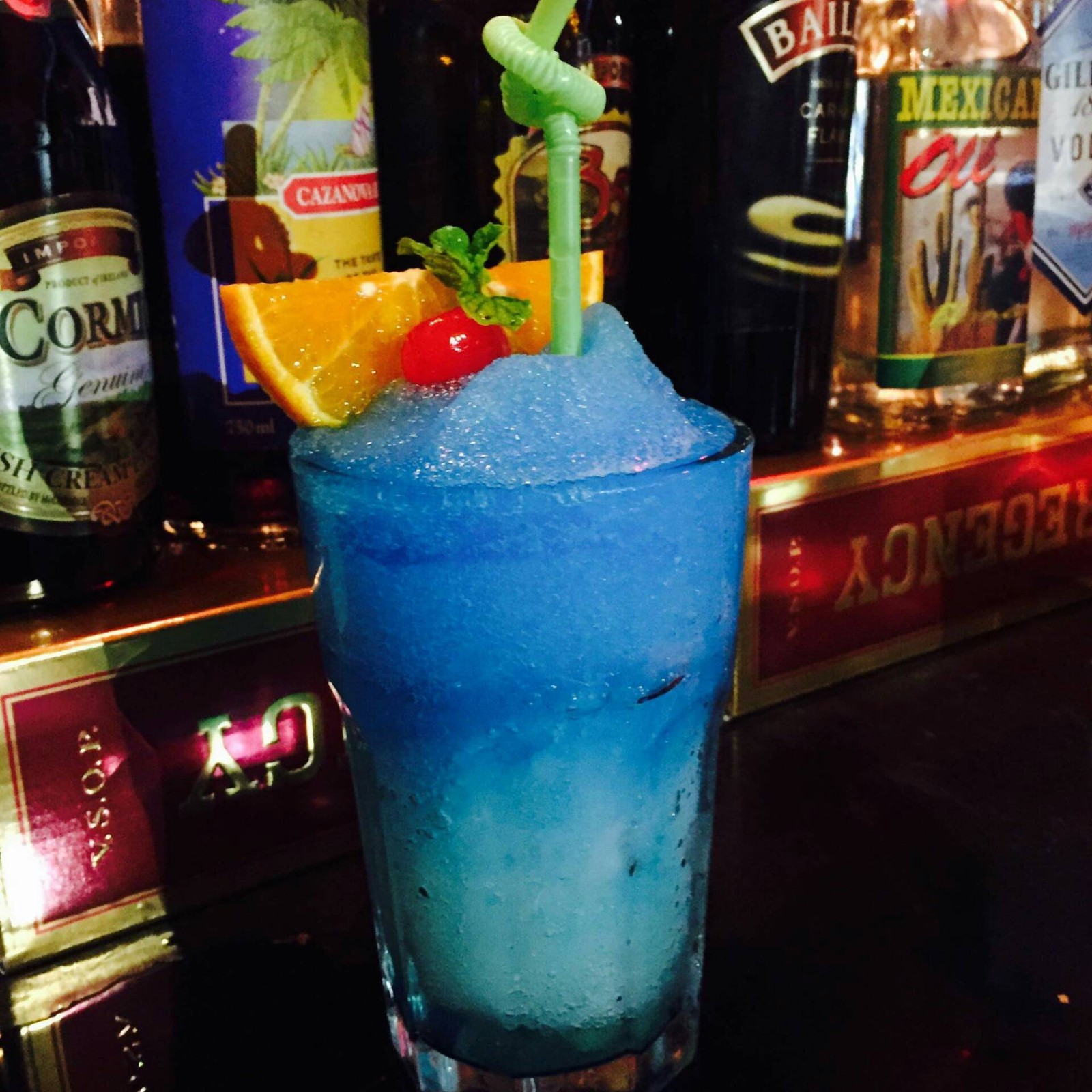 รวมกัน 104+ ภาพพื้นหลัง บลูฮาวายผสมเหล้าปั่น คมชัด