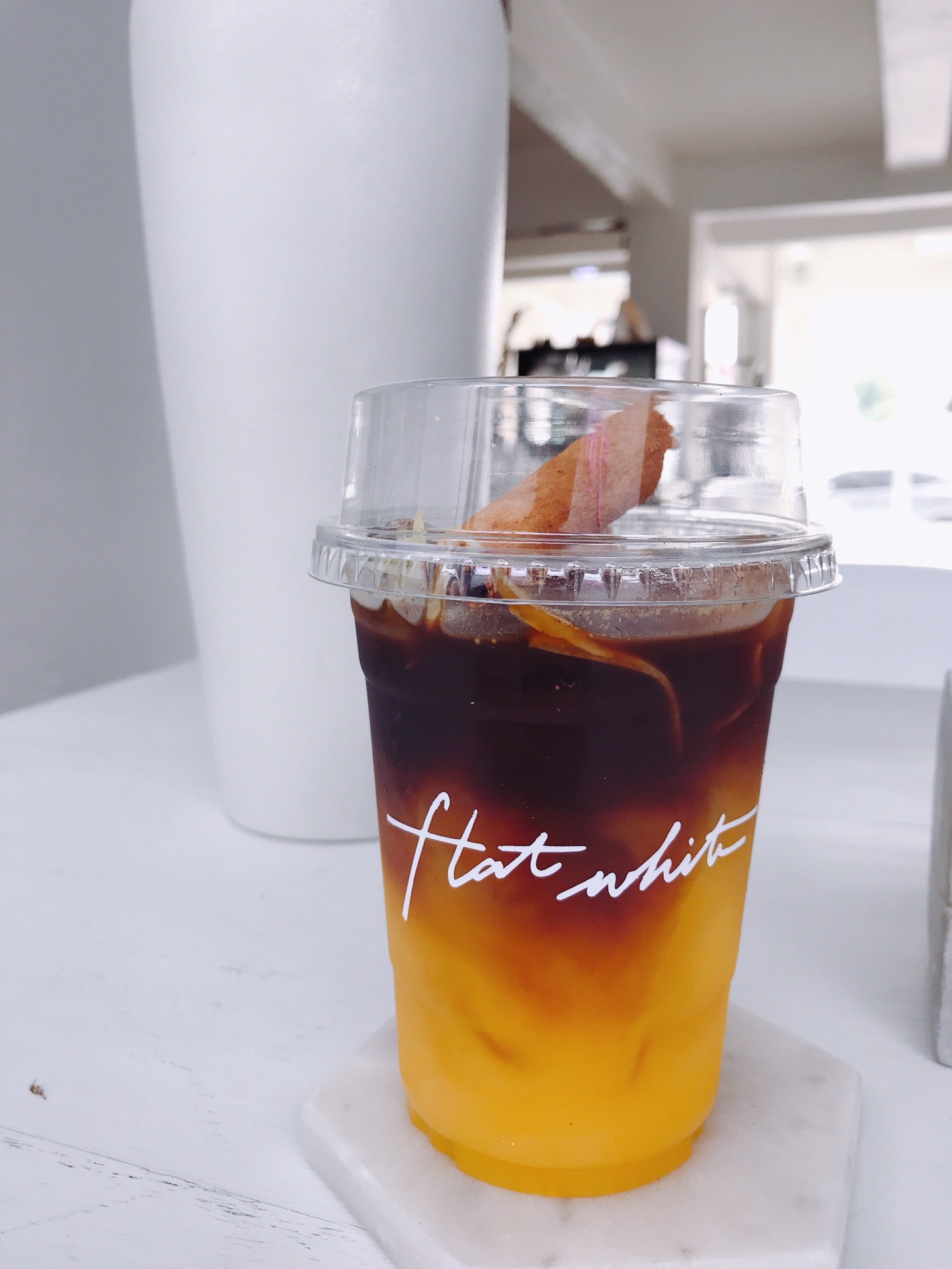 [รีวิว] ร้าน Flat White Café X Poshtel Lampang เมนูแนะนำ รูปภาพ ราคา