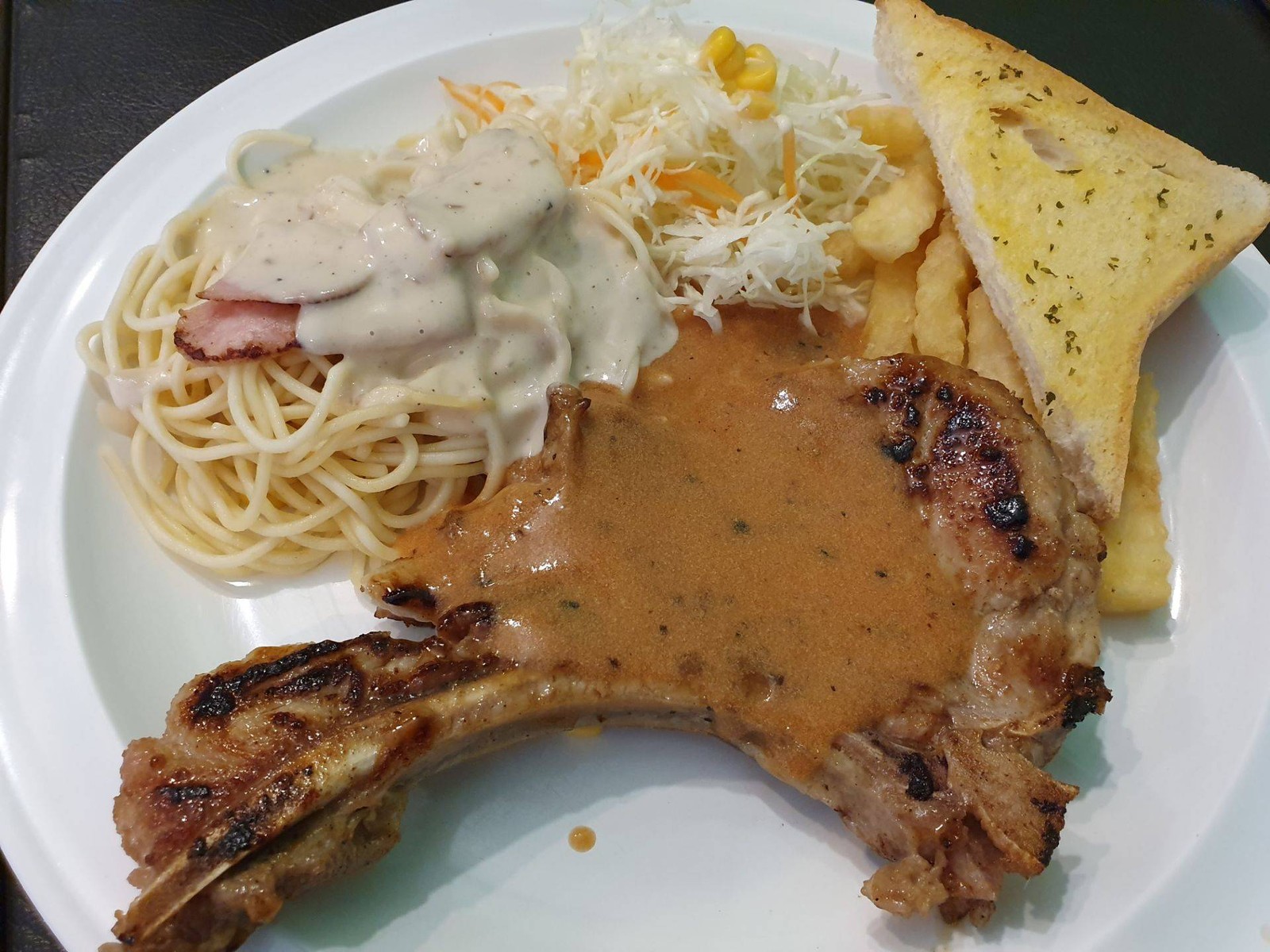 พอร์คช็อพแซมซอส • เพิ่มสปาเก็ตตี้คาโบนาร่าแฮม ร้าน Sam Steak and More