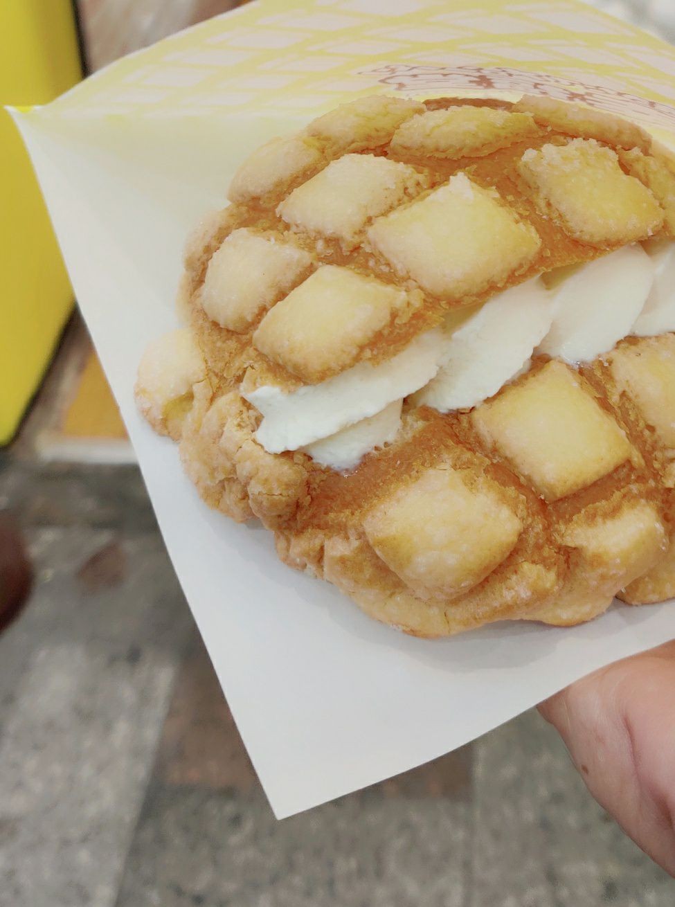 เมล่อนปัง ร้าน Tapi Happy Melon Pan Dotonbori Osaka Japan