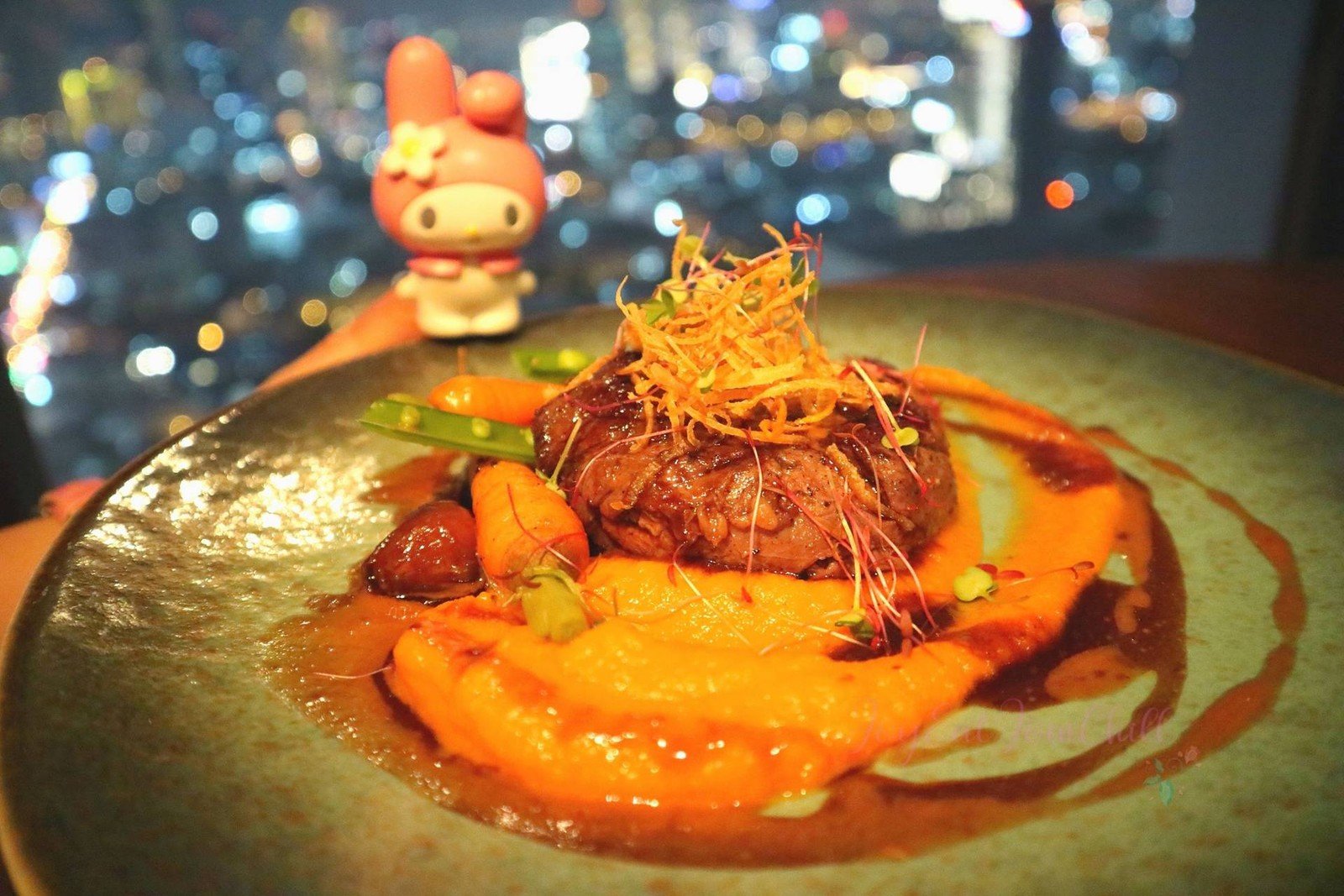 รูป Scarlett Wine Bar & Restaurant โรงแรมพูลแมน จี สีลม Wongnai