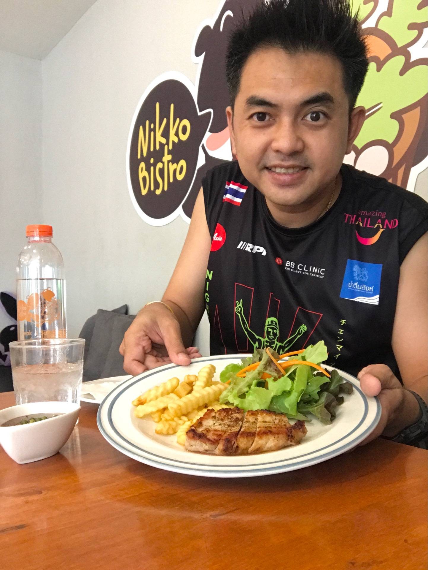 รูป Nikko Bistro steak & salad