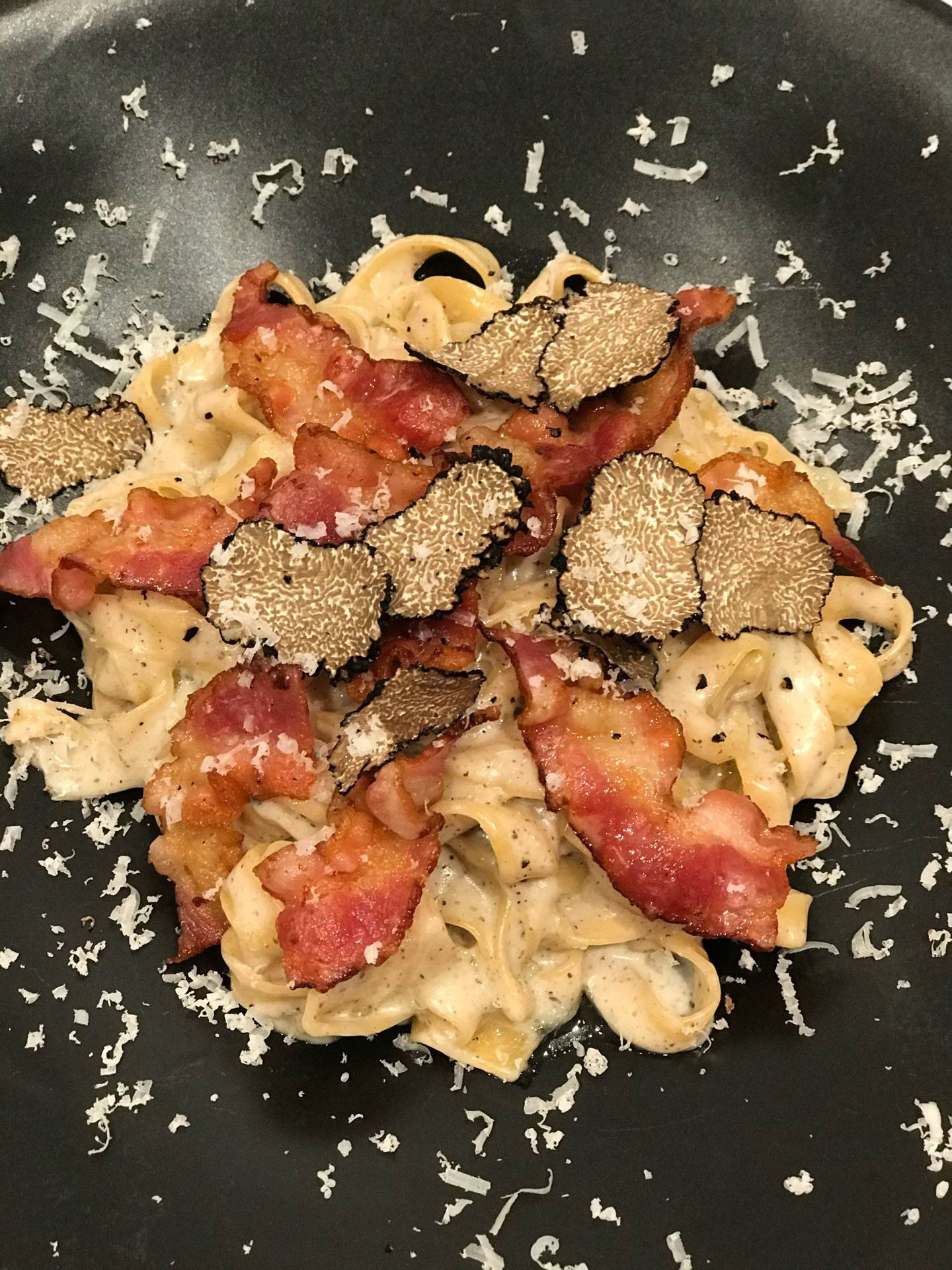 pasta with truffle sauce ร้าน Quarter