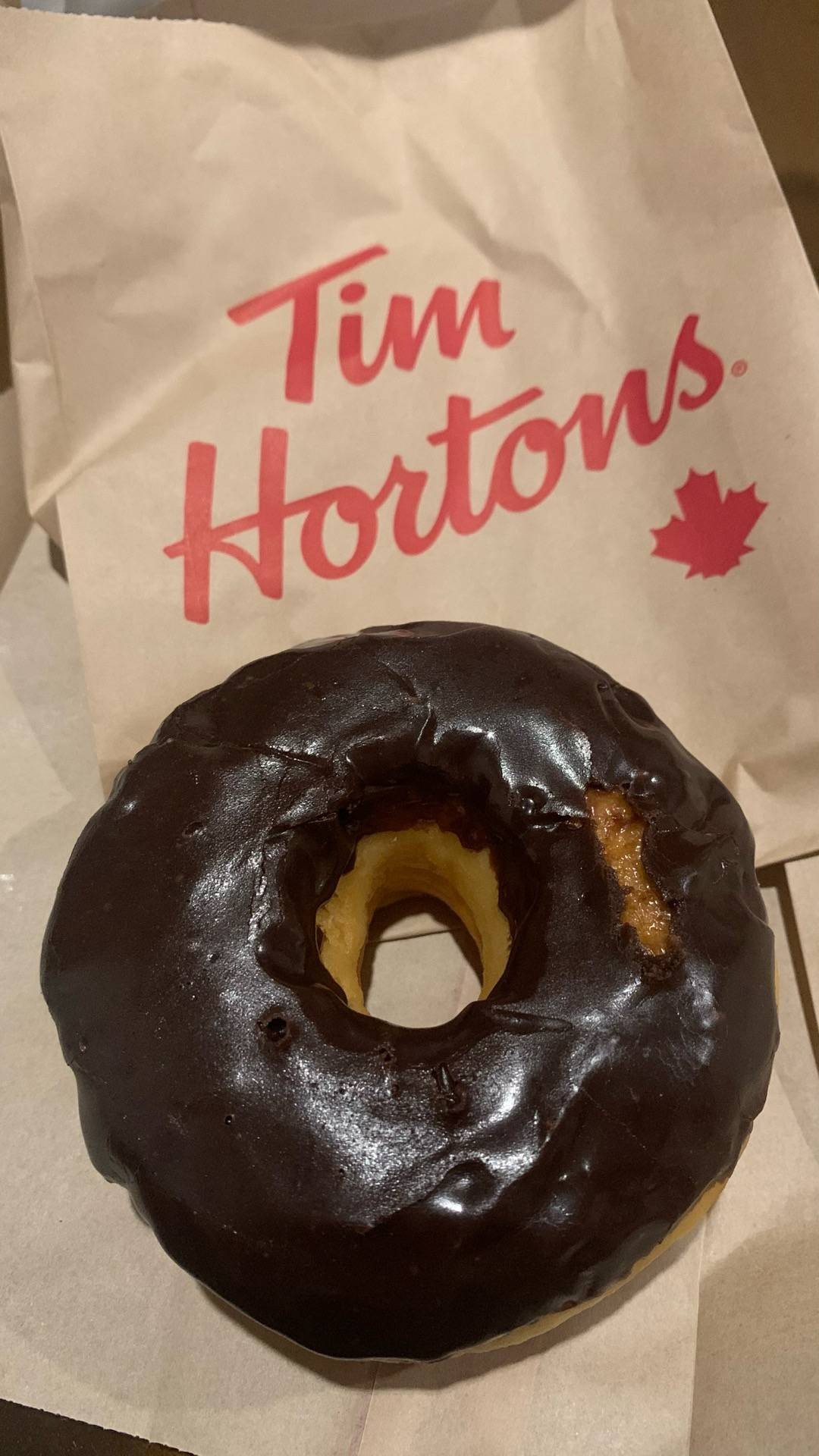 Chocolate Dip Donut ร้าน Tim Hortons สามย่าน มิตรทาวน์
