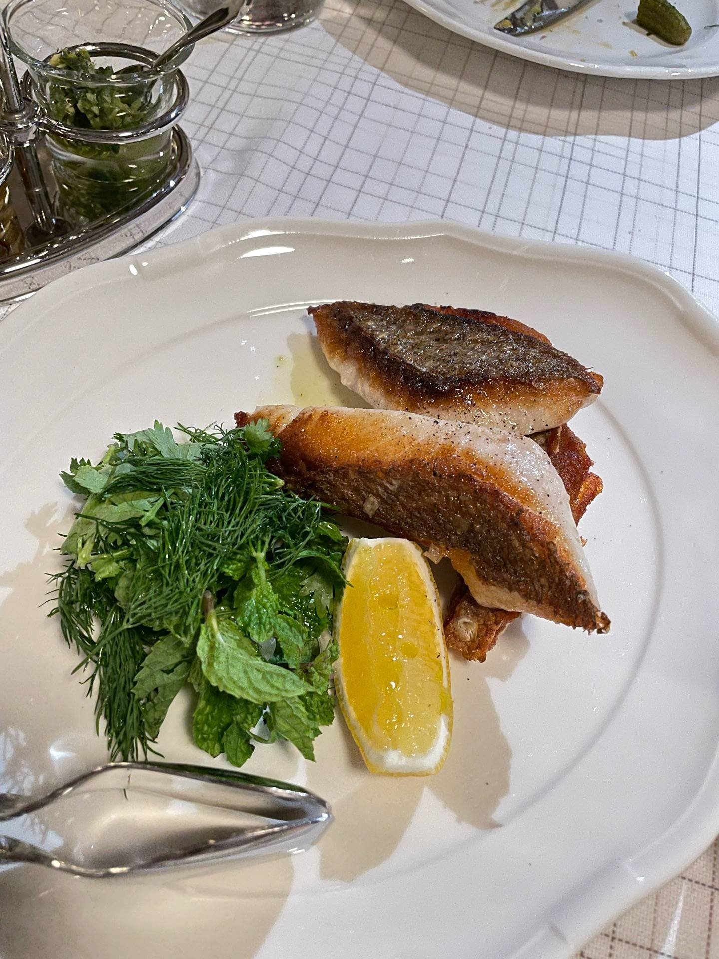 ร้าน The Standard Grill รีวิวร้านอาหาร