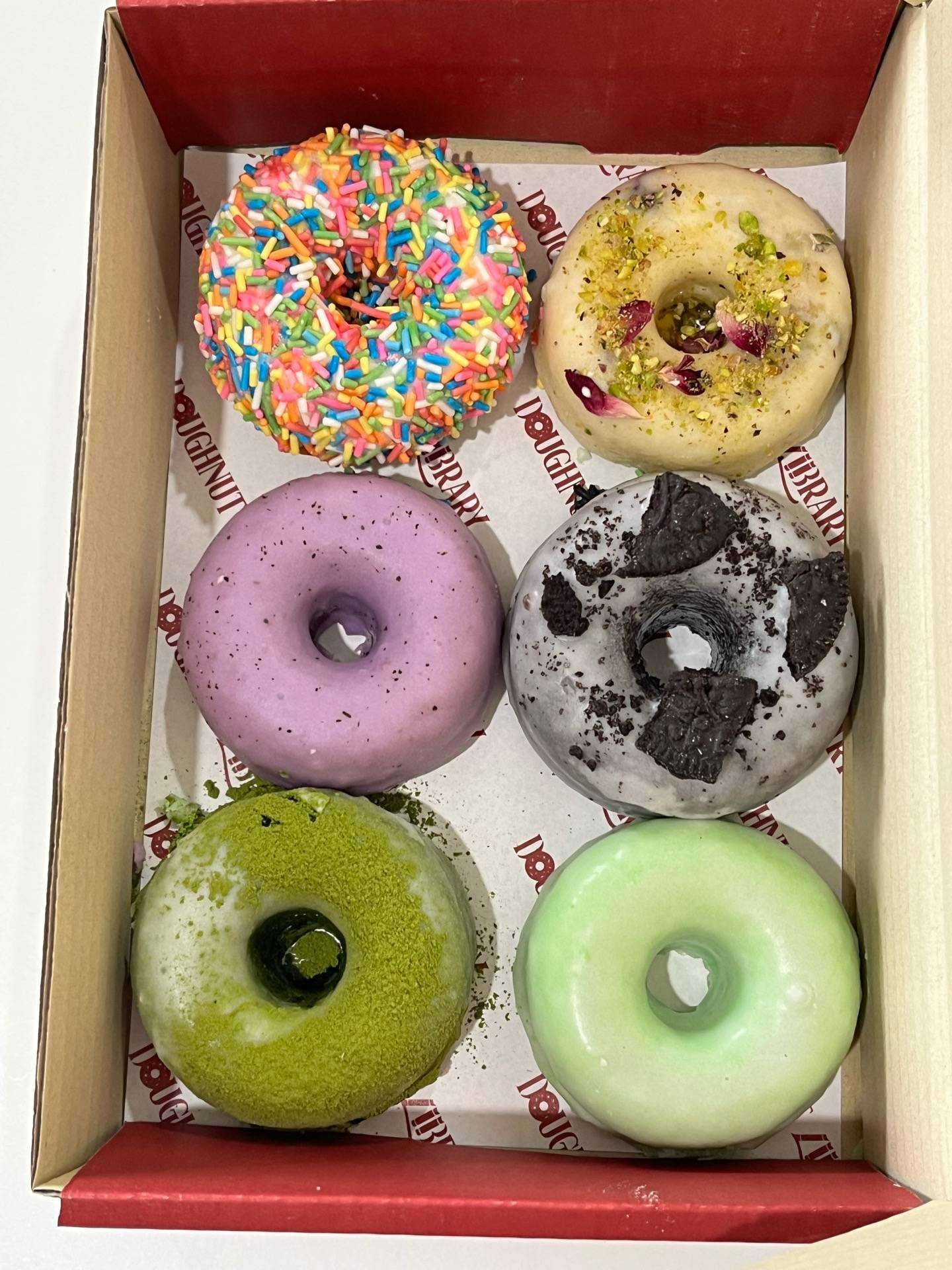 รูป Doughnut Library - Sukhumvit 77