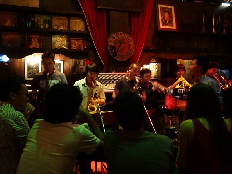 รีวิว Saxophone Pub & Restaurant มาอีกรอบ เพราะชอบฟังเพลง