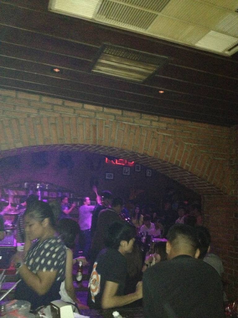 รูป Brick Bar ข้าวสาร - Wongnai