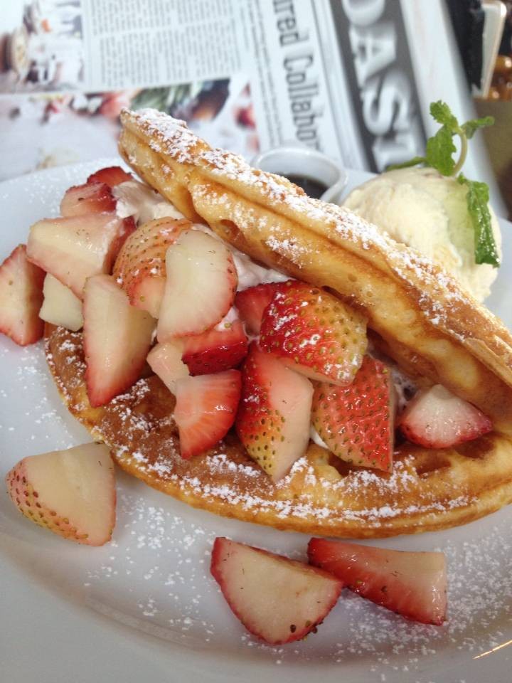 รีวิว Roast Coffee & Eatery ซีนสเปซ ทองหล่อ บรรยากาศน่านั่ง👍 Wongnai