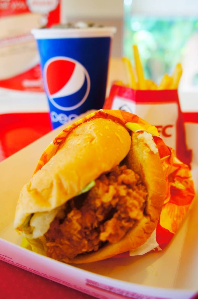 รีวิว KFC พีทีที บางบัวทอง สุพรรณบุรี2