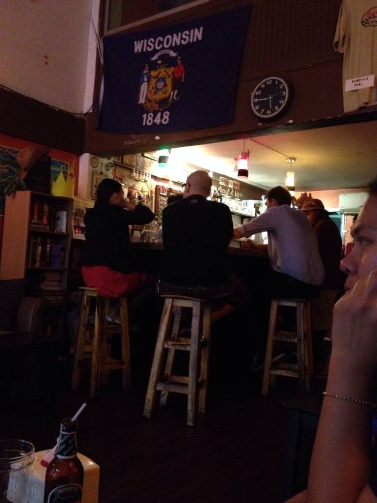 รีวิว Fatty's Bar & Diner - ชิสเบอเกอร์อร่อยมากกกก นั่งๆไปนึกว่าอยู่ ตปท.