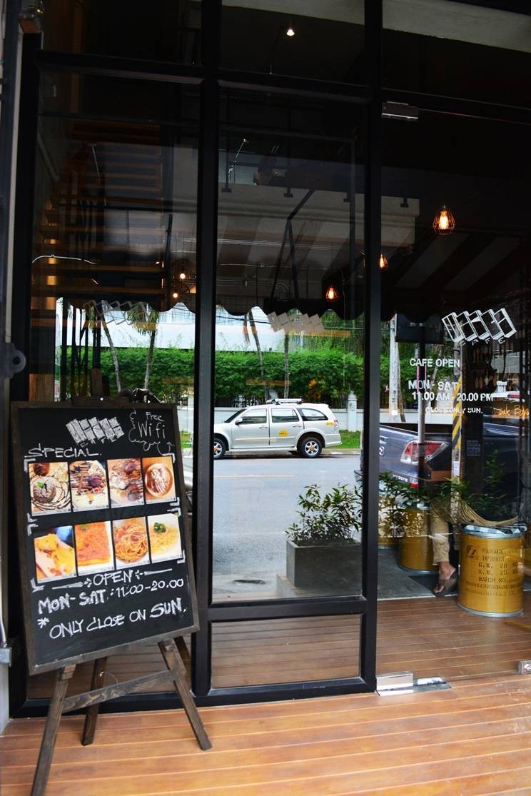 รีวิว MERGE CAFE - ร้านคาเฟ่นั่งชิวๆ ขนมอร่อยๆ