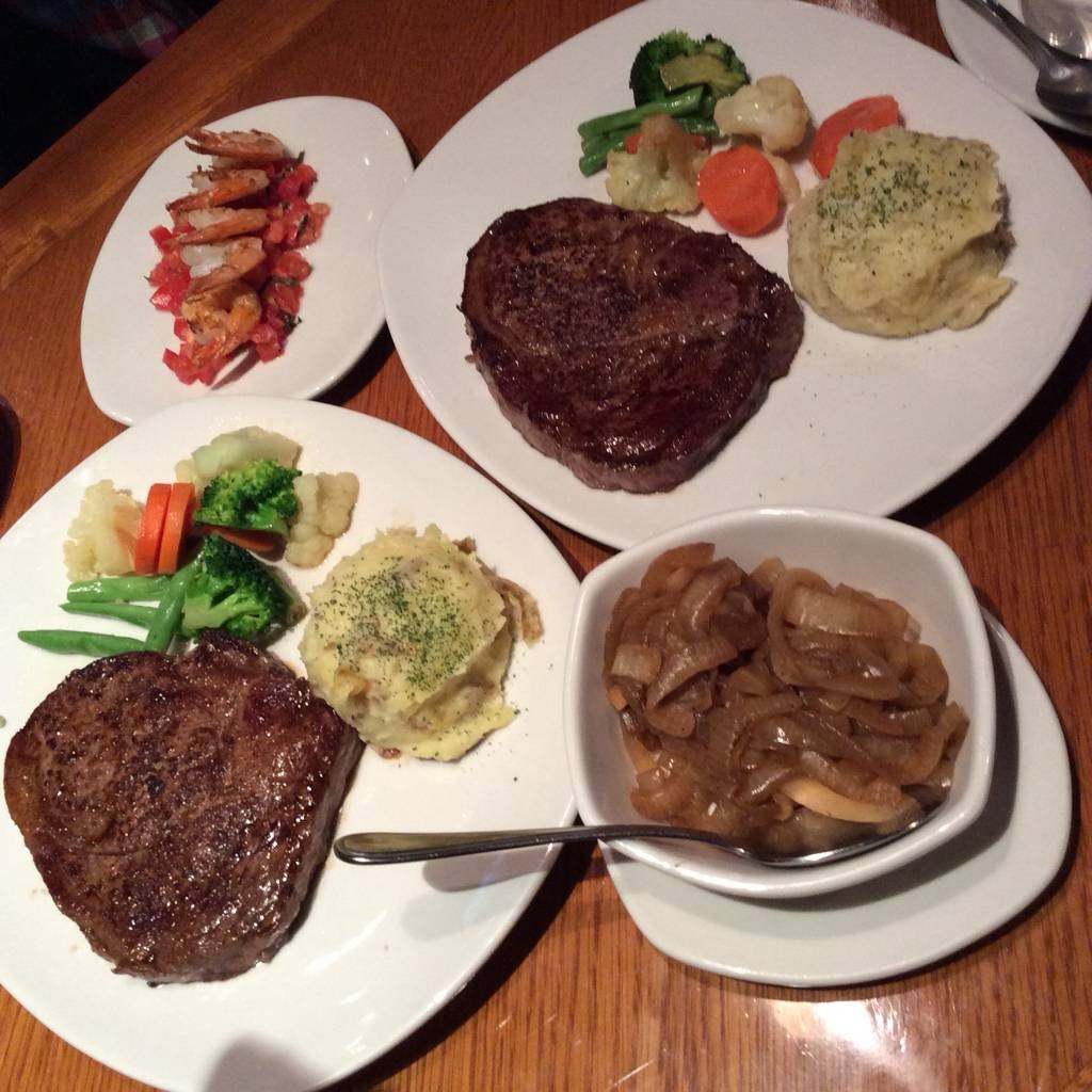 รีวิว Outback Steakhouse สยามดิสคัฟเวอรี่ Ribeye เนื้อดีมาก ชอบมาก เข้าร้านนี้แล้ว เหมือนกำลัง