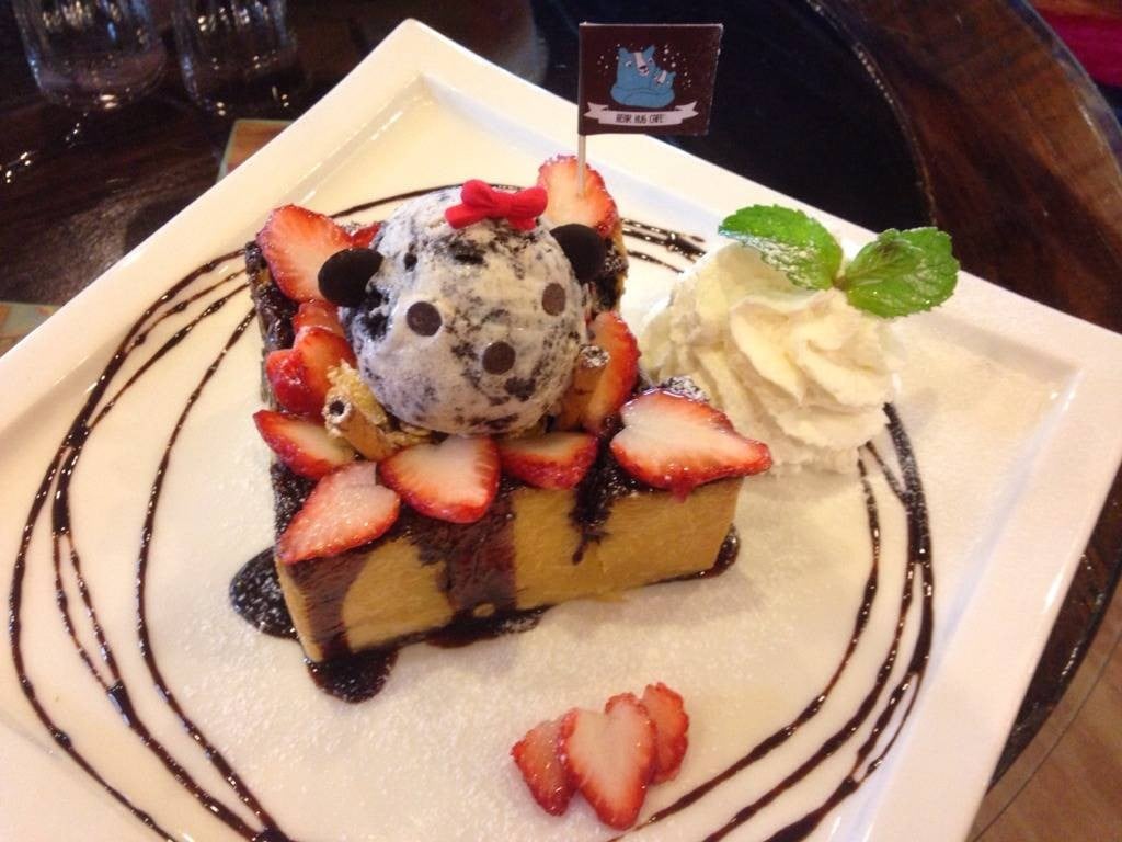 รีวิว Bear Hug Cafe' อร่อยเถอะ ร้านน่ารักไปอีกอ่ะ 🎈ไปกะเพื่อนรึคนรัก