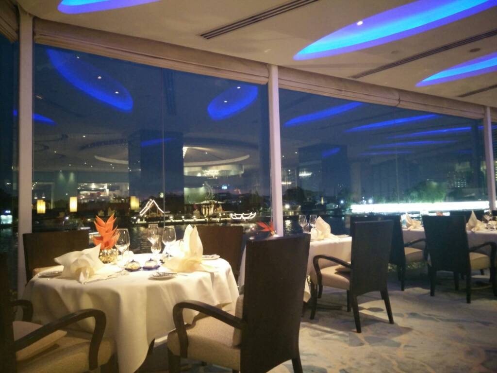 รีวิว Lord Jim's Restaurant โรงแรมโอเรียนเต็ล Ala Carte มื้อเย็นสุดหรู