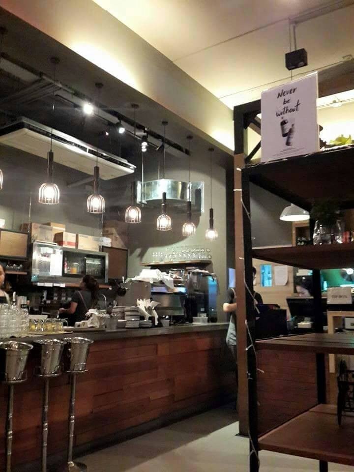 รีวิว Roast Coffee & Eatery ซีนสเปซ ทองหล่อ ร้านขนมบรรยากาศดีใจกลาง