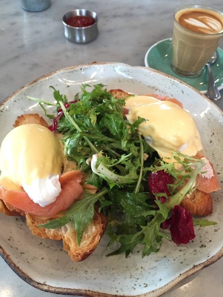 รีวิว Roast Coffee & Eatery ซีนสเปซ ทองหล่อ คลาสสิคเมนูอร่อยดี Wongnai