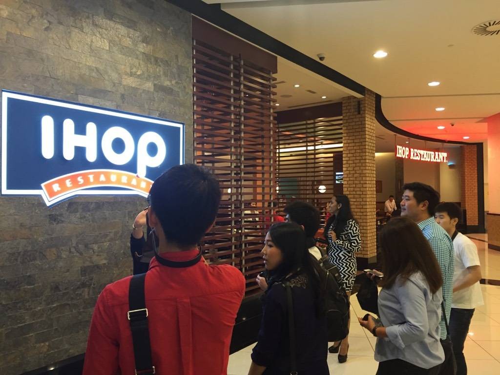 รีวิว IHOP Mall Of The Emirates - อาหารเช้าแบบอเมริกัน