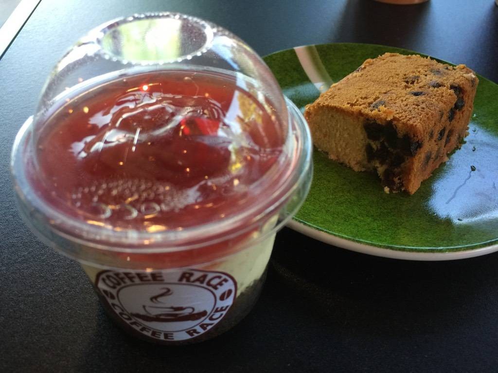 รีวิว Coffee Race - เห็นครั้งแรกสะดุดตา มีที่จอดรถพร้อม ร้านตกแต่งสวย ...