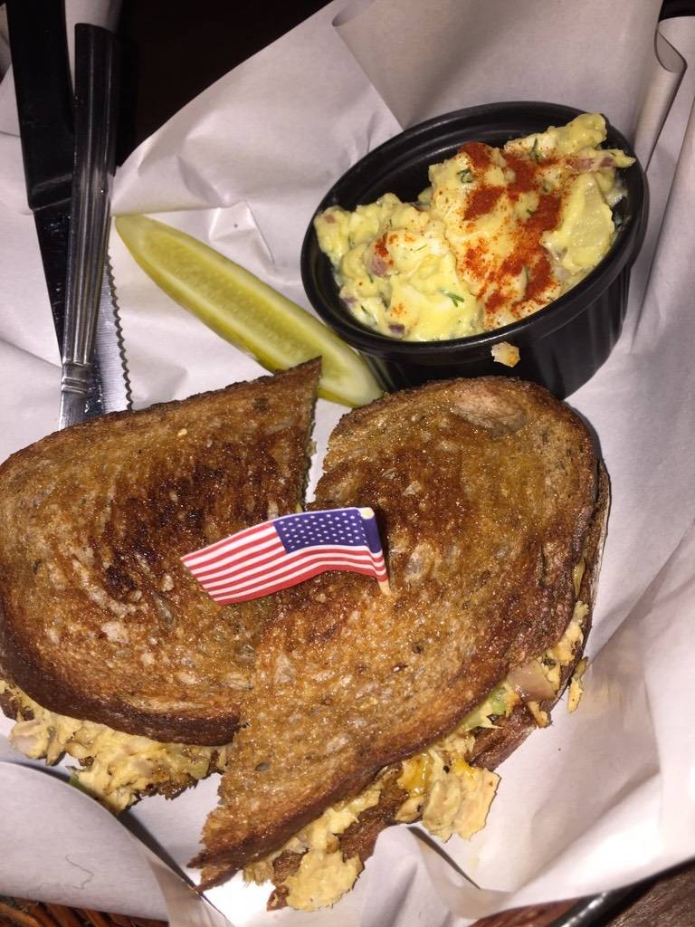 รีวิว Fatty's Bar & Diner - ต้องกลับมาอีก อร่อยมากมาย