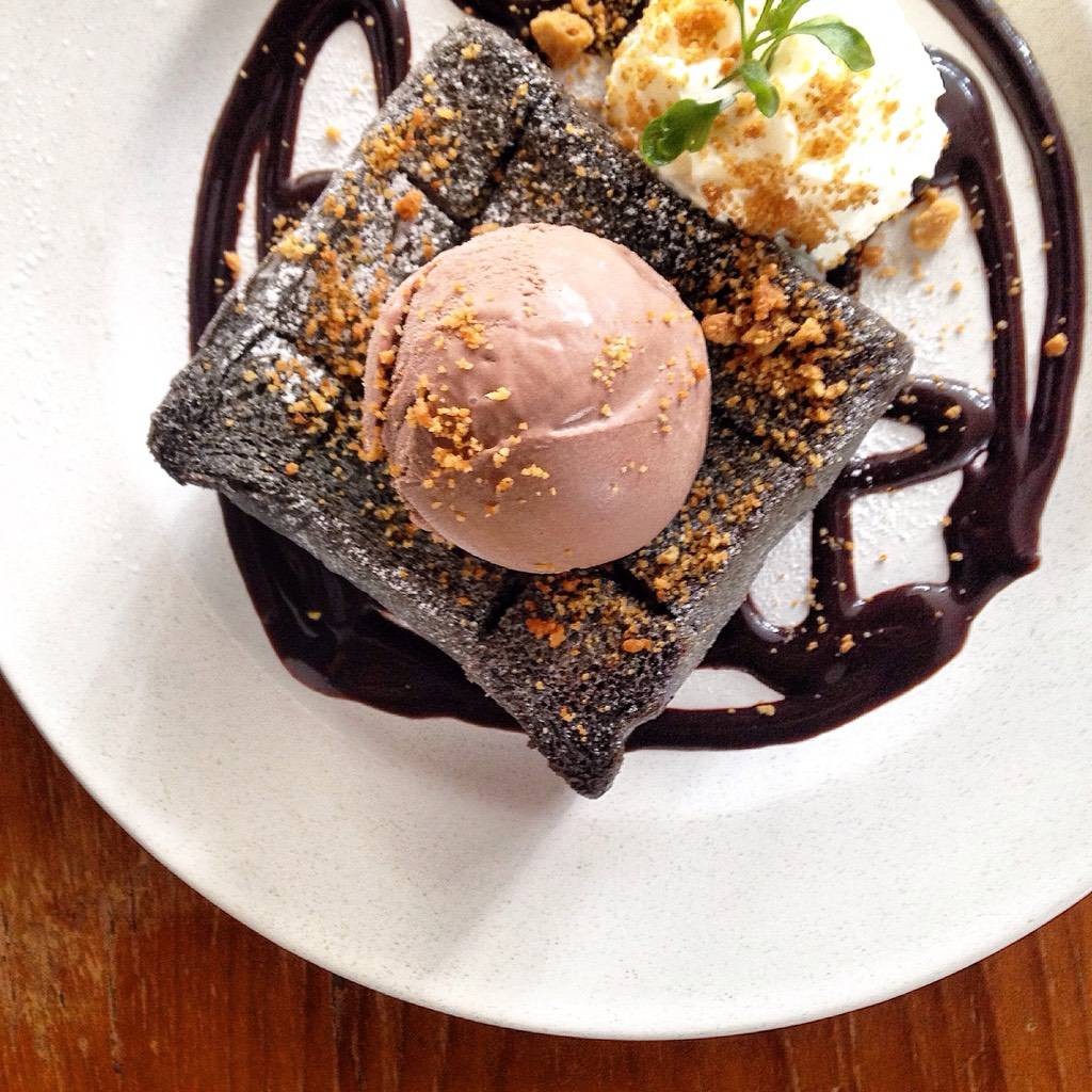 โทสต์ชาโคล ร้าน Bitter*Sweet homemade ice cream นครสวรรค์