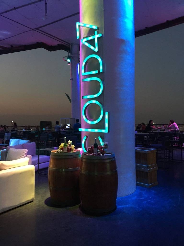 รีวิว CLOUD 47 Rooftop Bar & Bistro United Center Silom บรรยากาศ