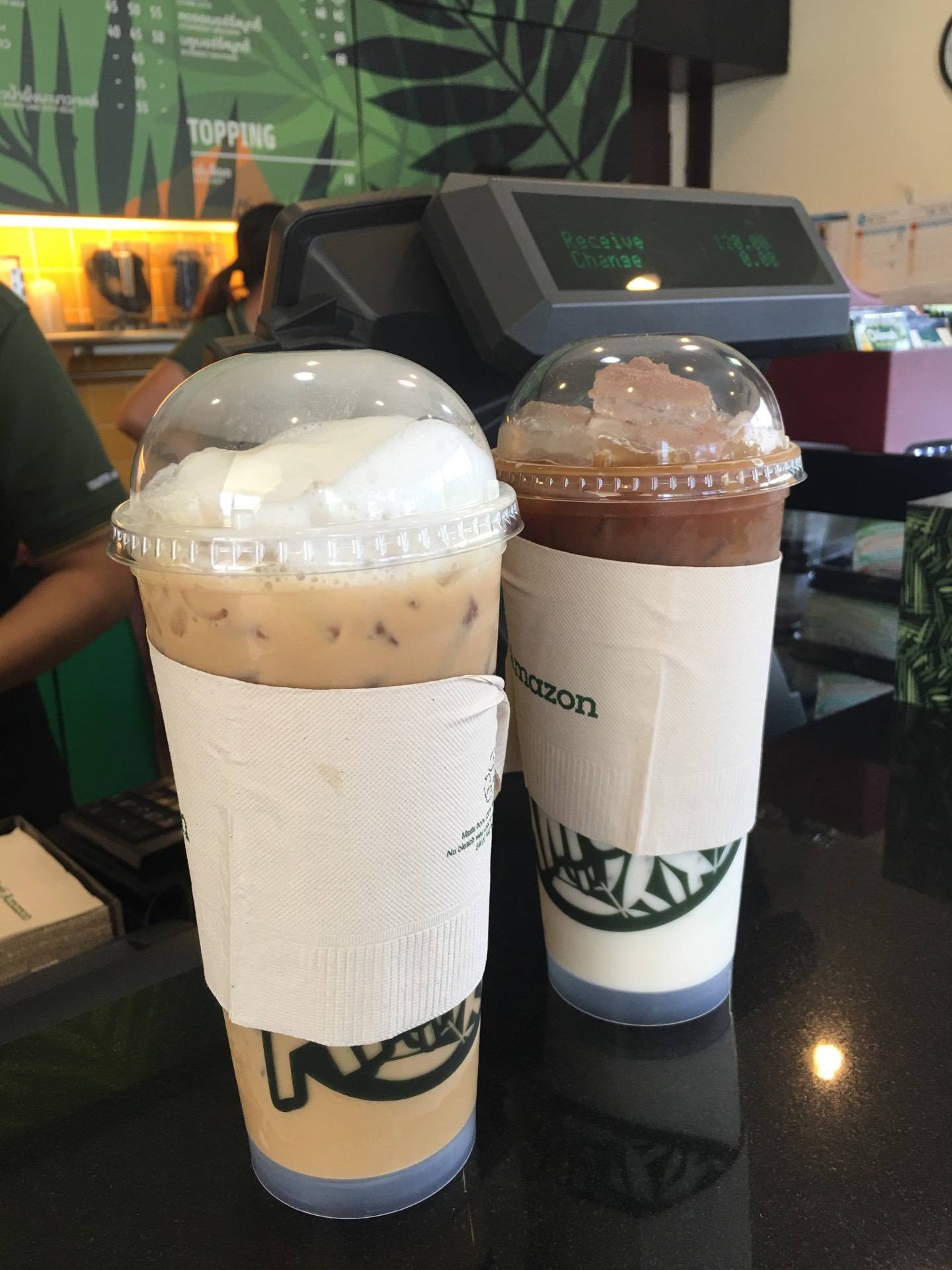 White Choc Macchiato • และ ลาเต้เยน ร้าน RM1280 Café Amazon สน. PTTRM สาขา ชลบุรี โรงโป๊ะ