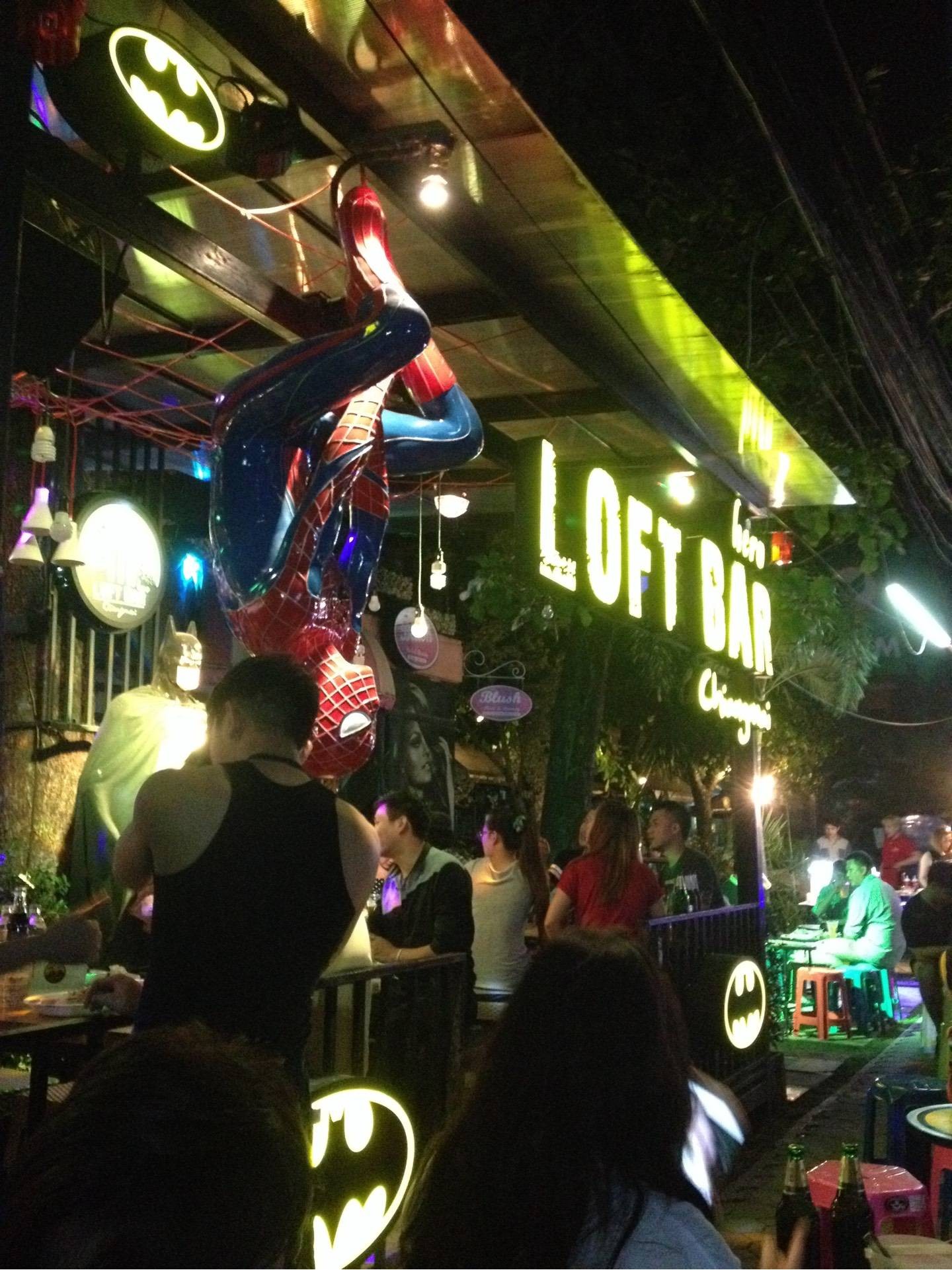 ร้าน Loft Bar Hero Chiangmai | รีวิวร้านอาหาร - Wongnai