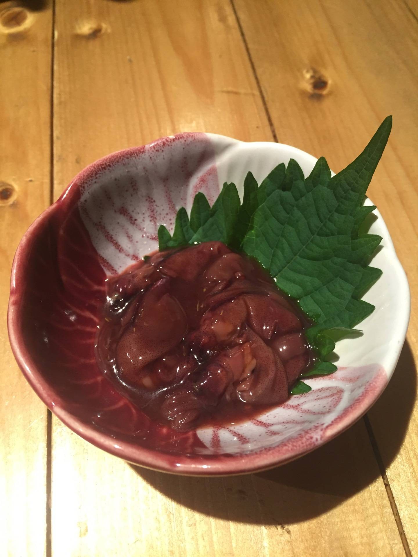 ปลาหมึกดองตัวเล็กๆ ถ้วยเล็กๆ ร้าน Kakigoya Japanese Oyster Bar And BBQ