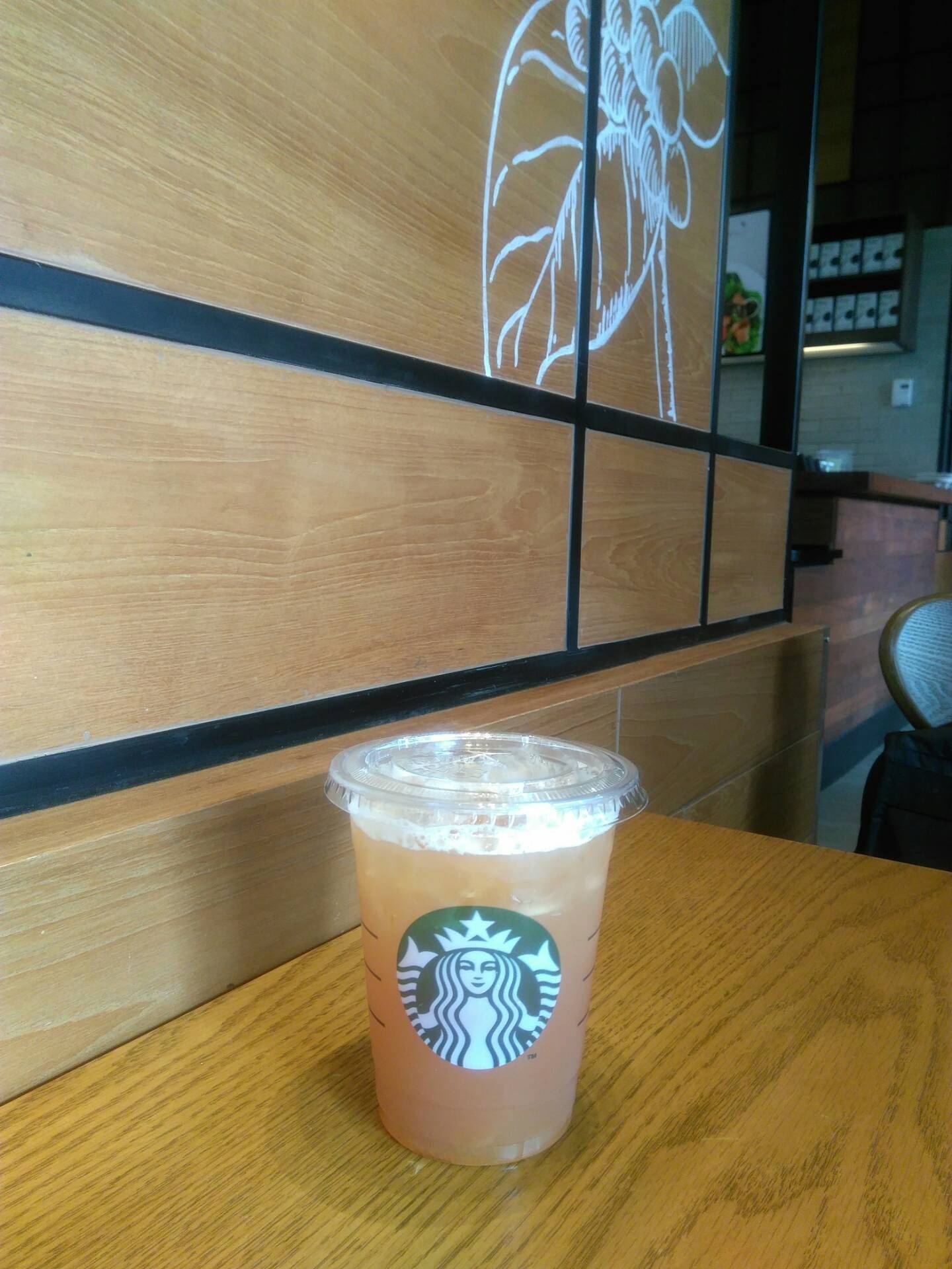 Black Tea With Ruby Grapefruit And Honey . ร้าน Starbucks Zpell G FL.