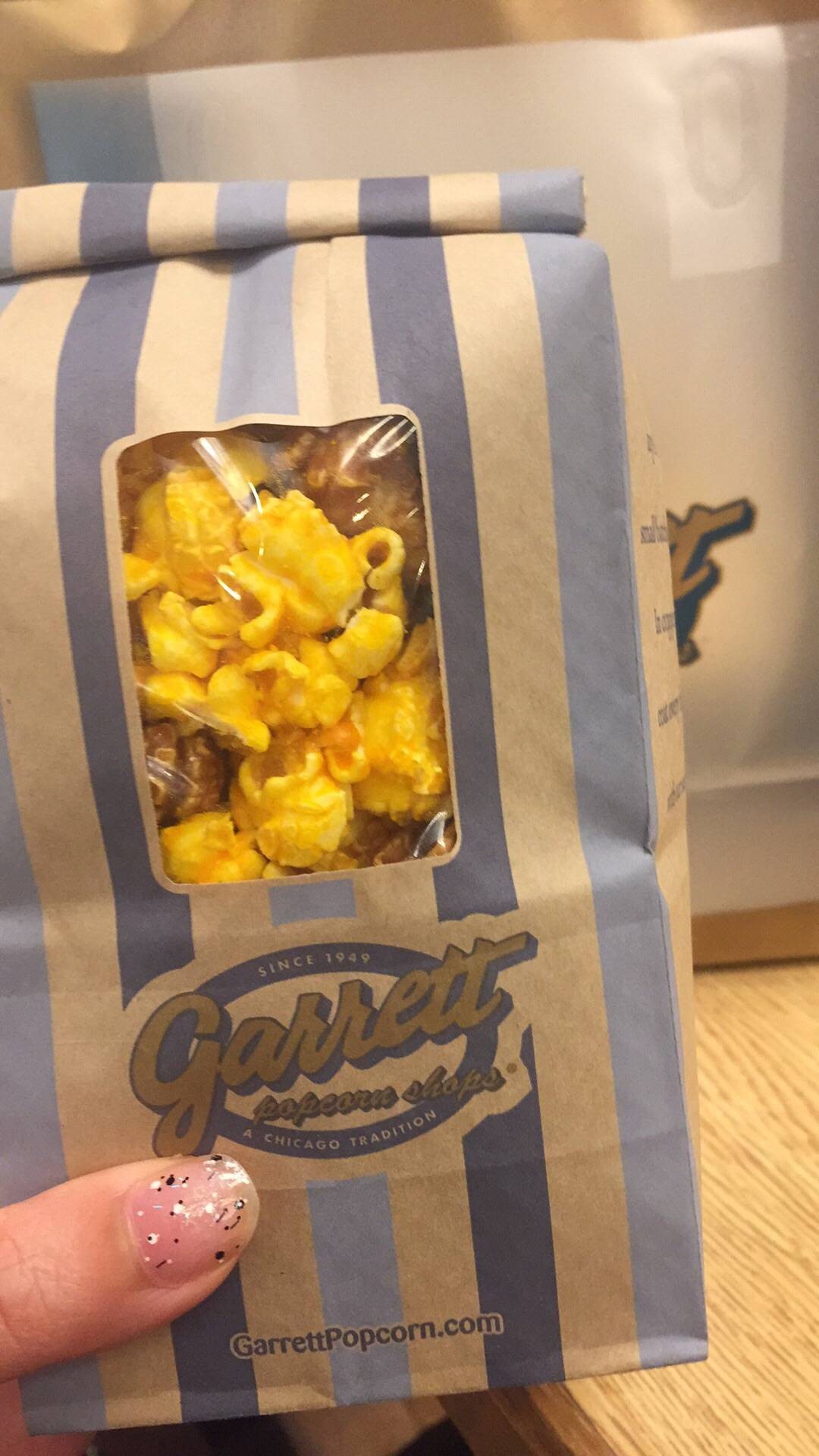 รีวิว Garrett Popcorn สยามพารากอน เดินตามกลิ่นป๊อปคอร์นหอม ๆ มาที่