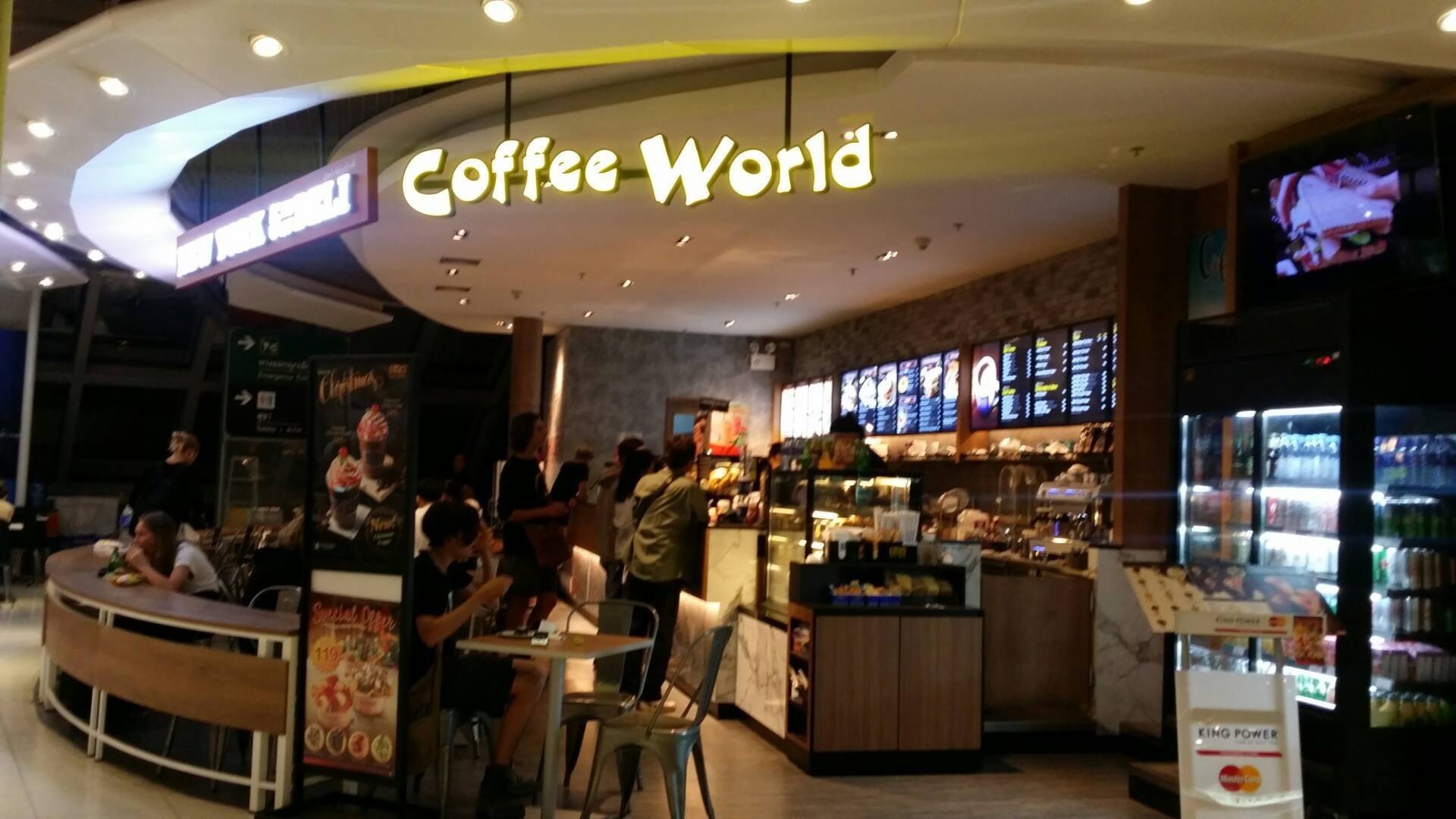 รีวิว Coffee World สนามบินสุวรรณภูมิ กาแฟรสชาติพอทานได้ ระหว่างรอขึ้น