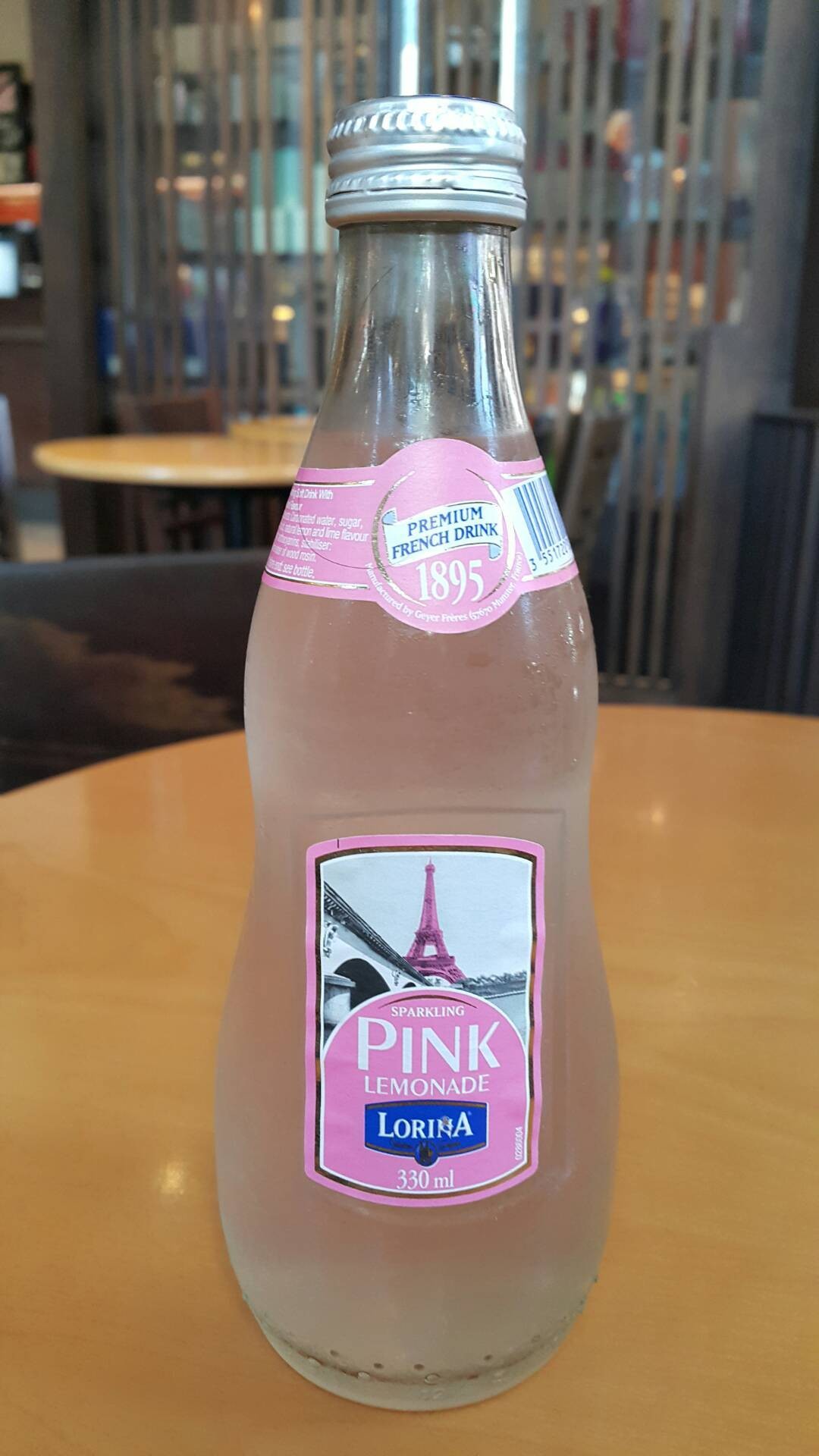 pink lemonade . • เครื่องดื่มเบาๆ ในตอนกลางวัน ร้าน Starbucks แคมป์ เด