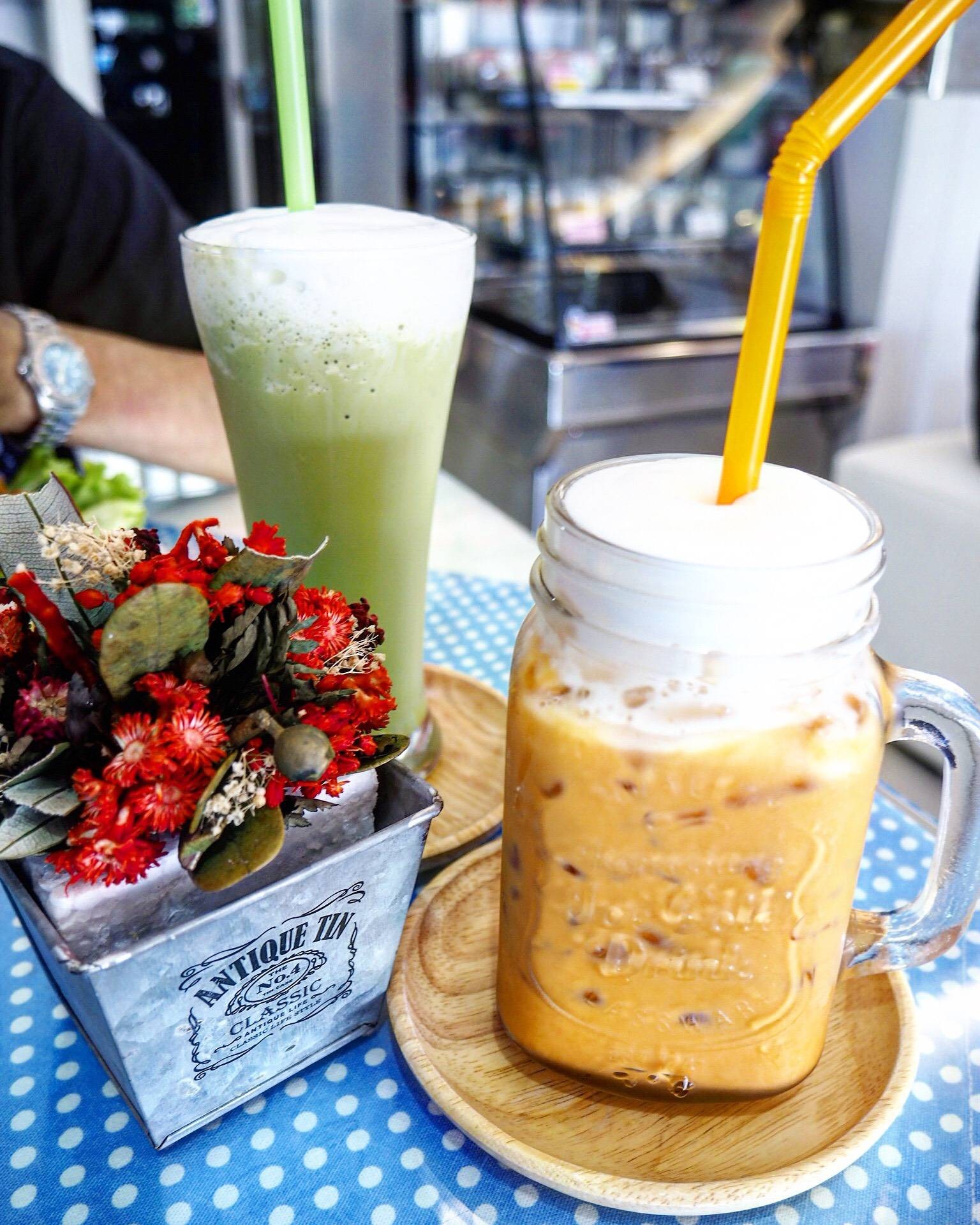 รีวิว B Cafe' And Restaurant - Try Out This Cozy Cafe In Krabi ร้าน ...