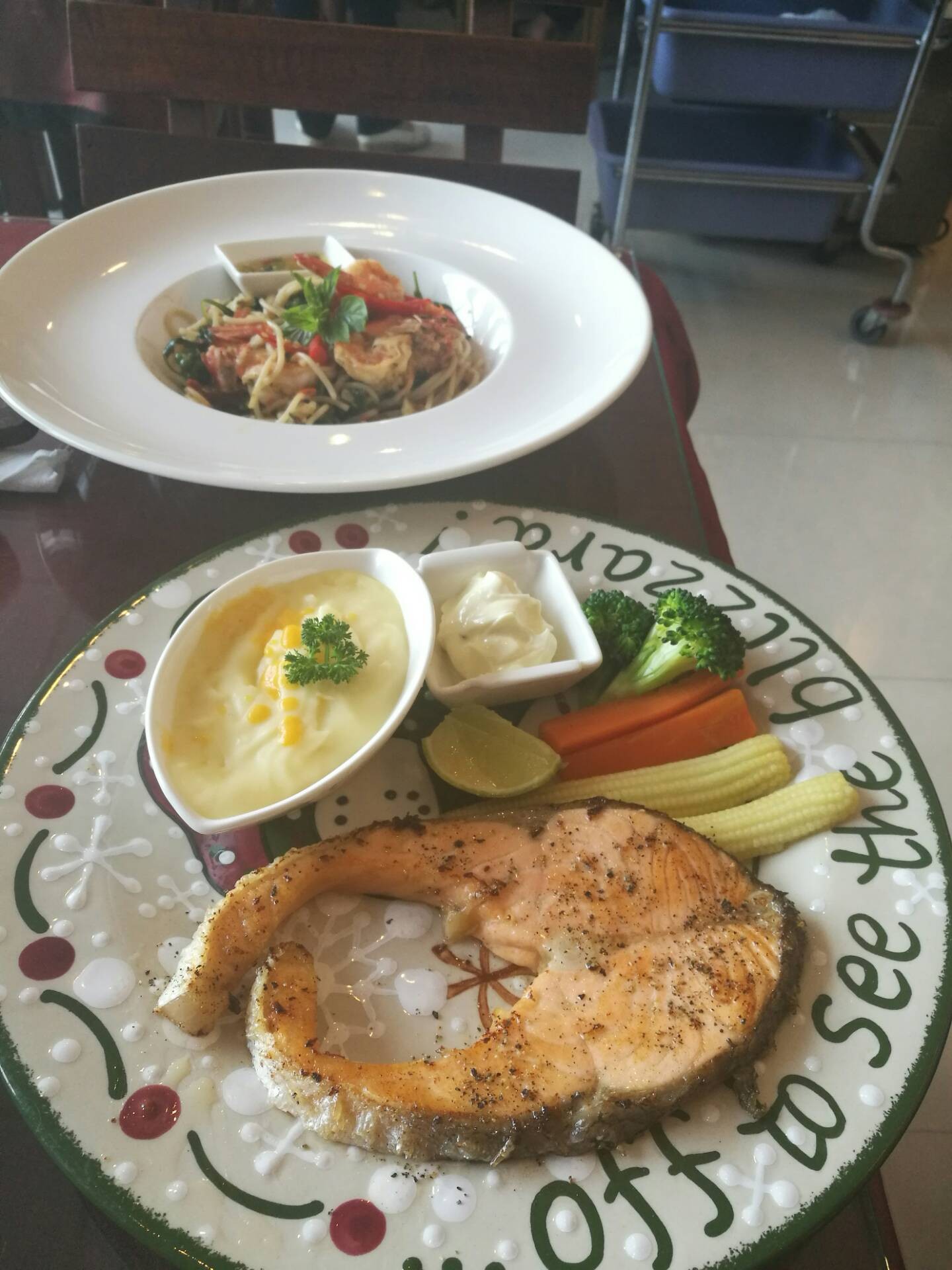 รีวิว Chicago Steak and Grill สเต๊กพอร์คชอบ สเต๊กกลาแซลมอลย่าง