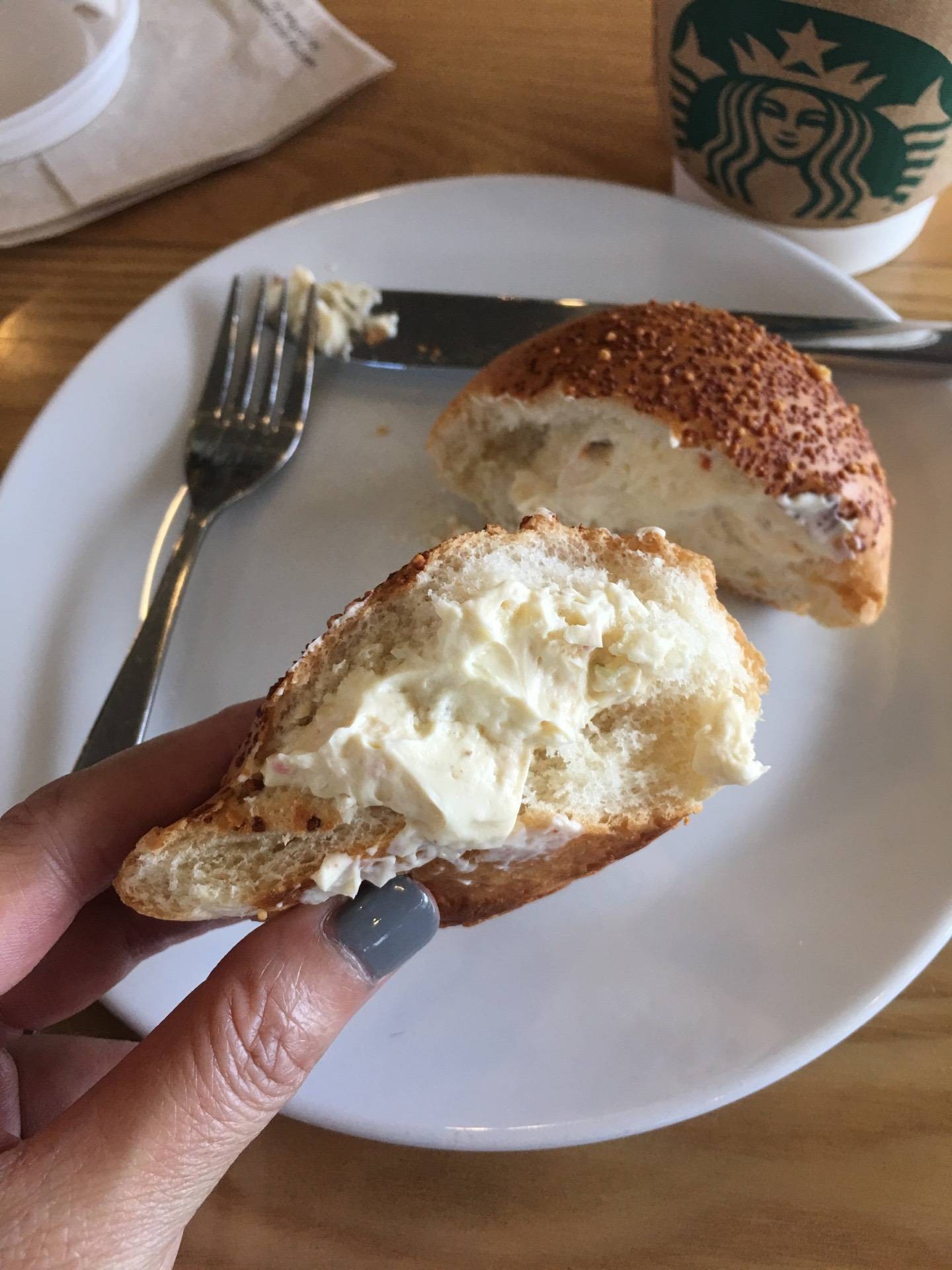 Parmesan Bagel Ball • With Herbs Cream cheese ร้าน Starbucks เพลินนารี