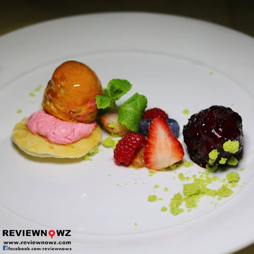Strawberry SaintHonore ร้าน Sky Terrace Hansar Hotel Bangkok