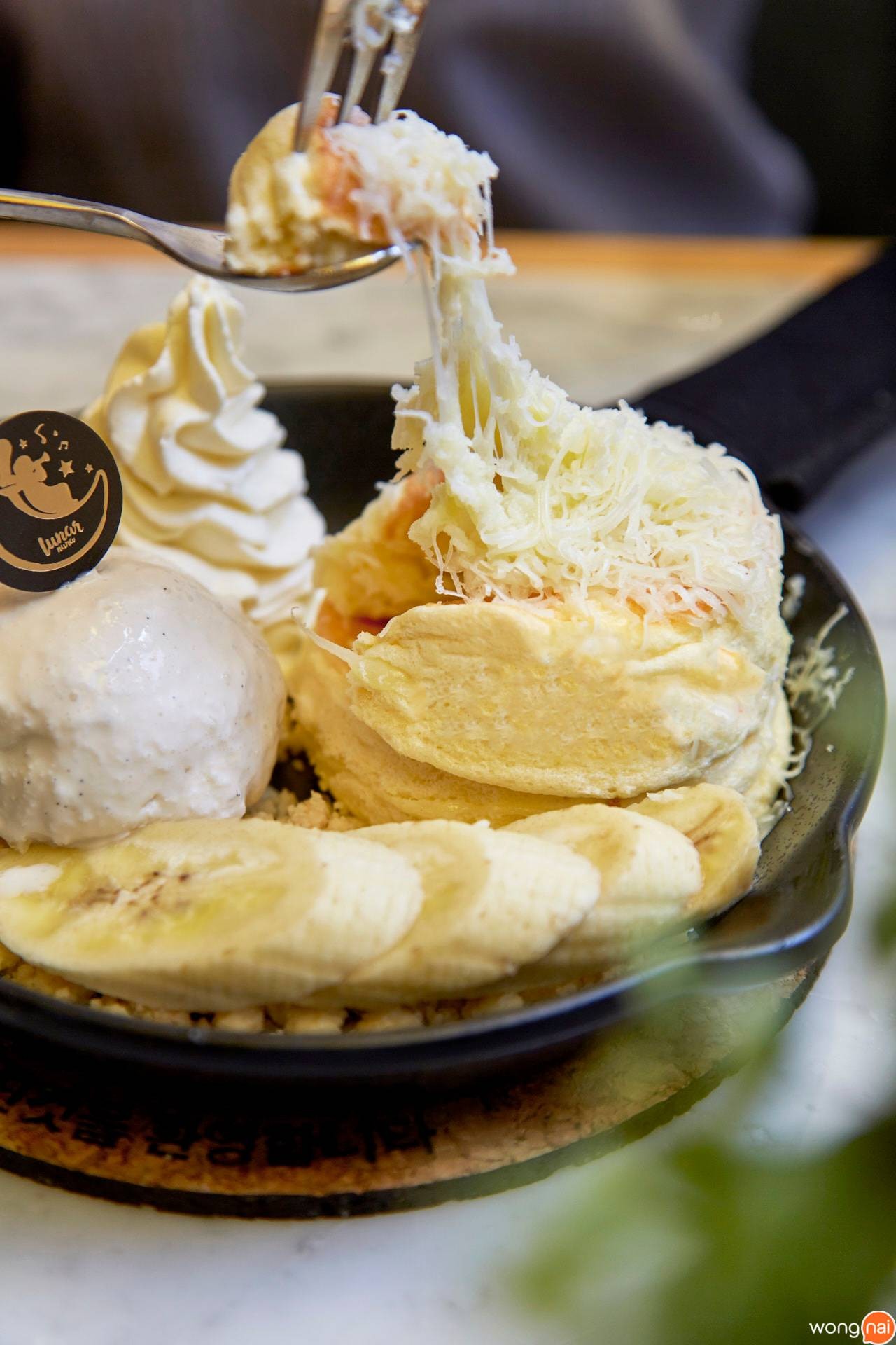 Super Cheese Soufflé Pancake ร้าน Lunar Nuna Korean Dessert Cafe Siam