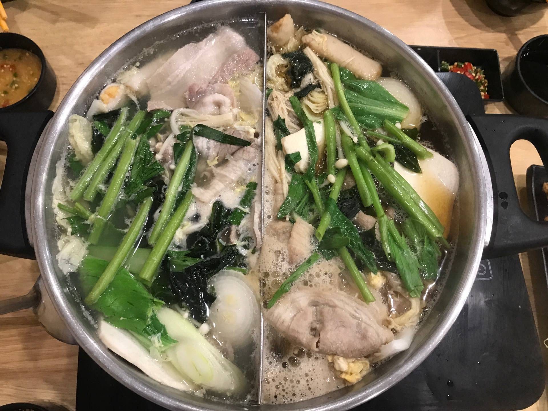 รูป Penguin Eat Shabu Terminal 21 ชั้น5